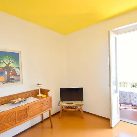 Spacious Lakeside In Piedmont, Italy 公寓 *