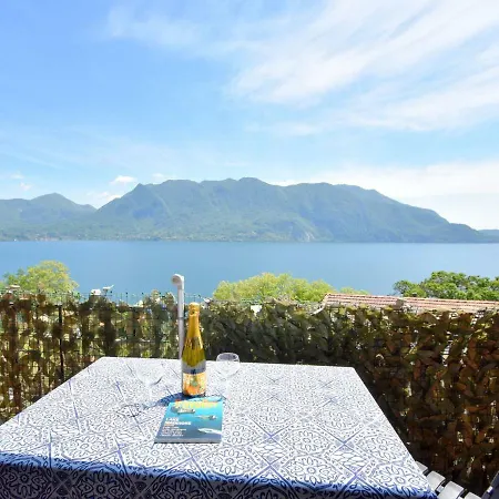 Spacious Lakeside In Piedmont, Italy 公寓 *